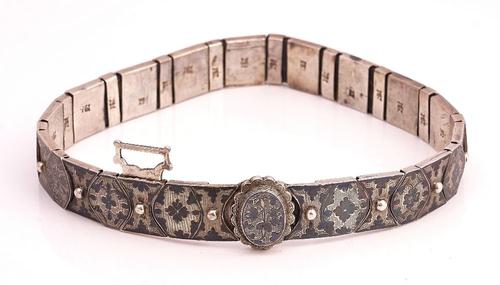 A RUSSIAN NIELLO DECORATED COLLAR