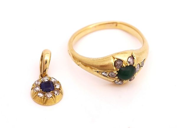 A GOLD ROSE CUT DIAMOND AND GREEN GEM SET RING AND A GOLD, SAPPHIRE AND DIAMOND PENDANT (2)