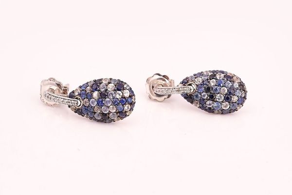 A PAIR OF SILVER, SAPPHIRE AND COLOURLESS GEM SET PENDANT EARRINGS