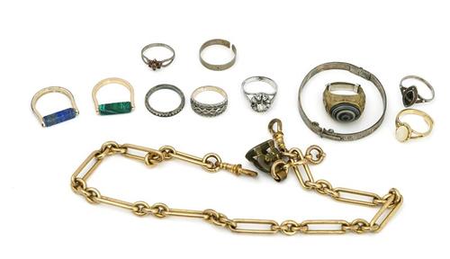 THIRTEEN ITEMS OF JEWELLERY (13)
