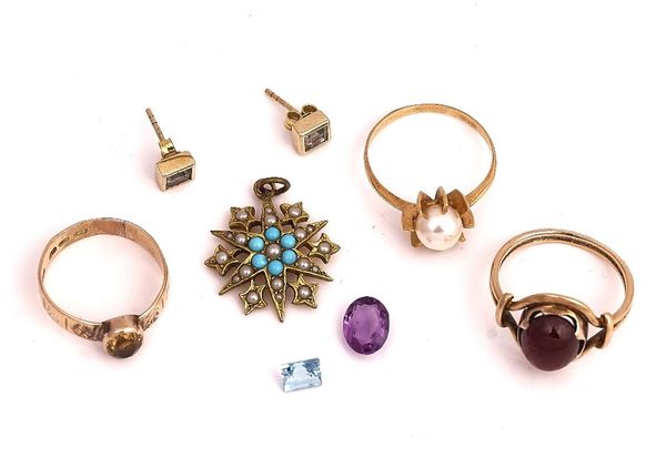 A GOLD RING MOUNTED WITH A CULTURED PEARL AND FURTHER ITEMS (7)
