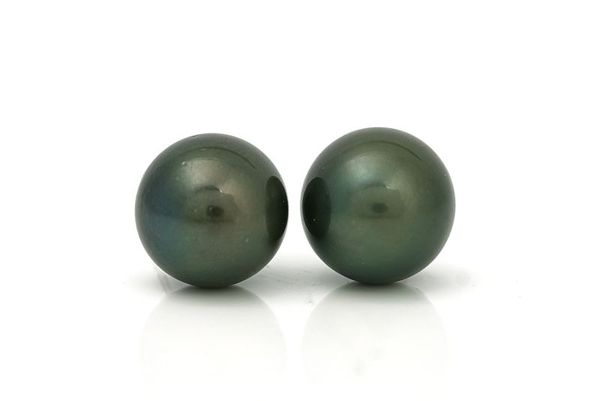 A PAIR OF GREY TINTED CULTURED PEARL EARSTUDS