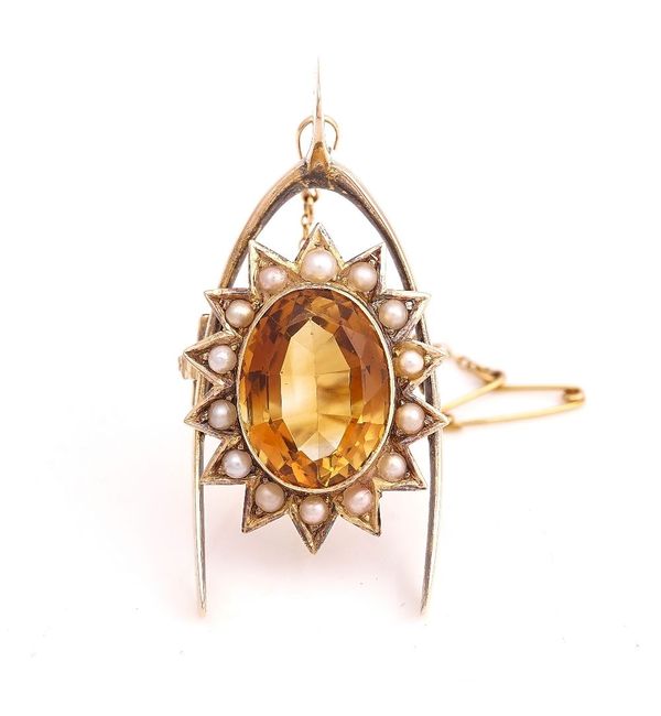 A GOLD, CITRINE AND HALF PEARL SET BROOCH
