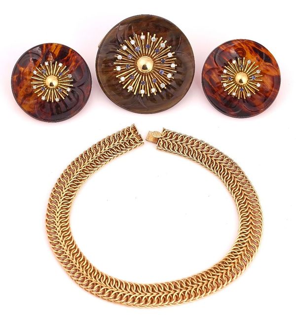 A GOLD, DIAMOND, SAPPHIRE AND IMITATION TORTOISESHELL NECKLACE AND PAIR OF EAR CLIPS (2)