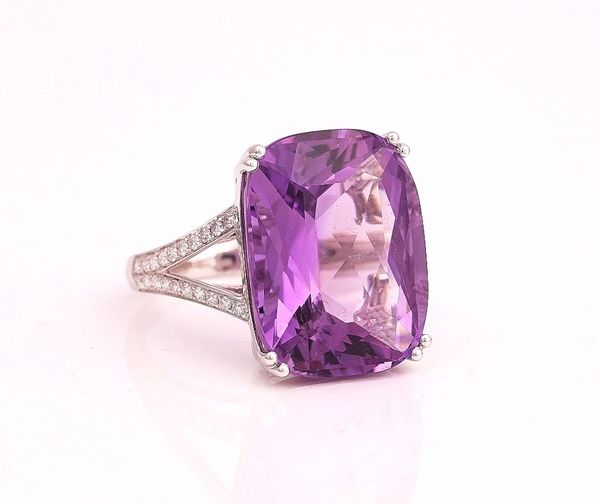 AN 18CT WHITE GOLD, AMETHYST AND DIAMOND RING