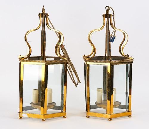 A PAIR OF GILT-BRASS HEXAGONAL HALL LANTERNS