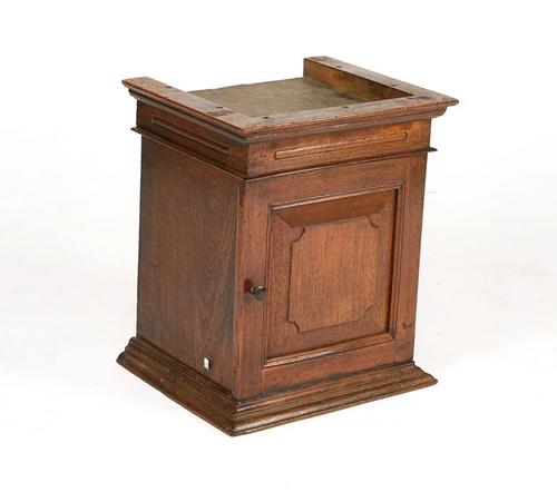 A GEORGE II SOLID WALNUT TABLE CABINET
