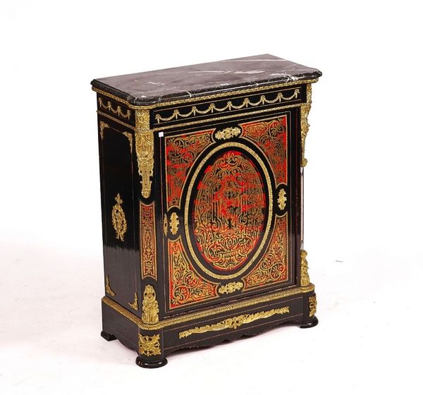 AN EARLY 20TH CENTURY GILT-METAL MOUNTED ‘BOULLE’ SIDE CABINET