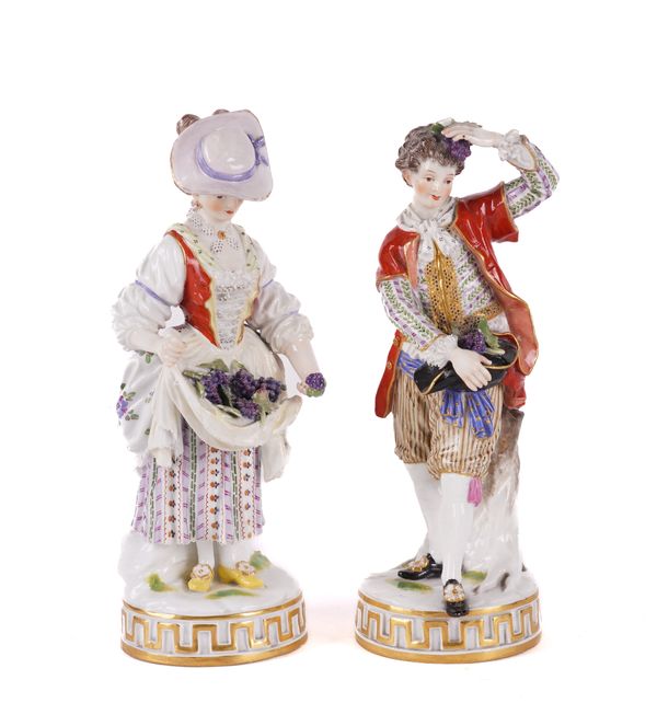 A PAIR OF MEISSEN FIGURES OF VINTNERS (2)