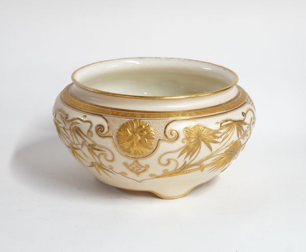 A LARGE MINTON PORCELAIN JAPANESQUE JARDINIERE