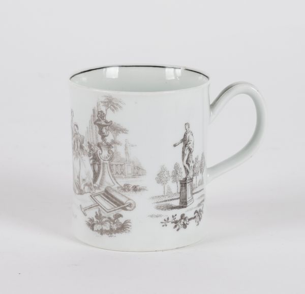 A SMALL WORCESTER CYLINDRICAL MUG