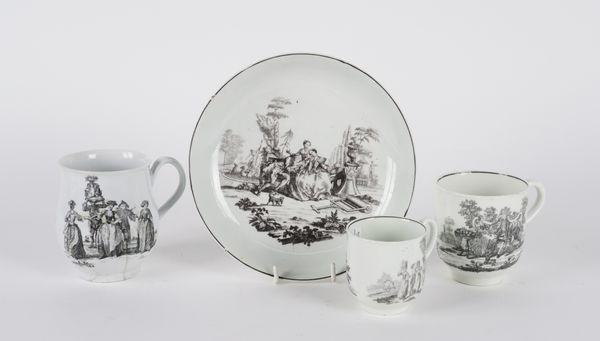 FOUR ITEMS OF WORCESTER PORCELAIN (4)