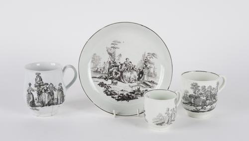 FOUR ITEMS OF WORCESTER PORCELAIN (4)