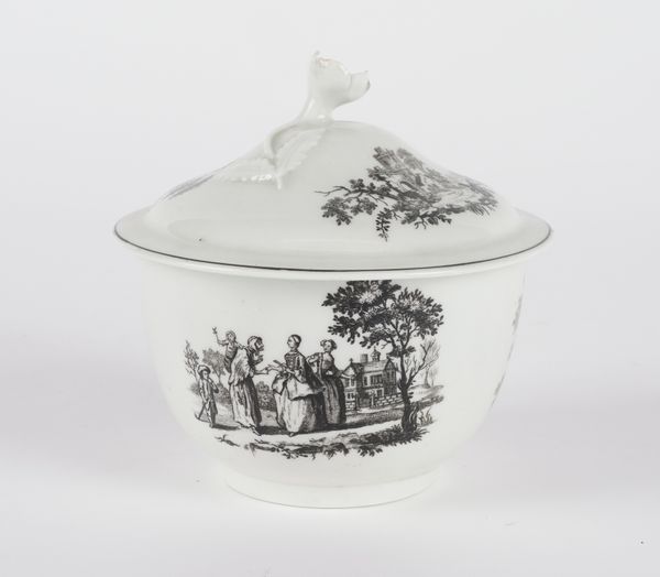 A WORCESTER SUGAR BOWL AND COVER (2)