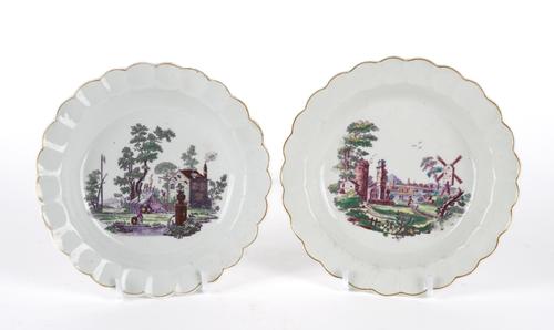 A PAIR OF WORCESTER SMALL FLUTED PLATES (2)