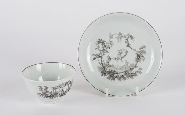 A WORCESTER TEABOWL AND SAUCER (2)