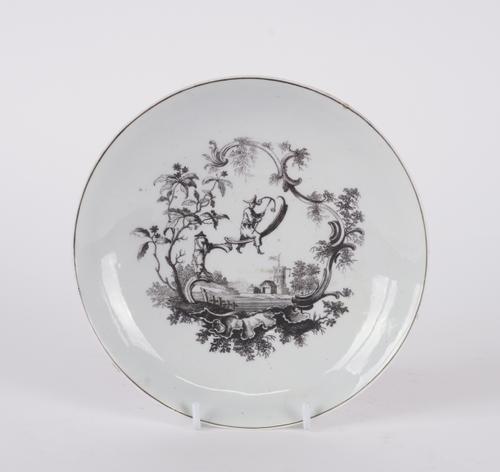 A WORCESTER SAUCER DISH