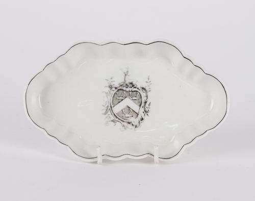 A WORCESTER FLUTED SPOON TRAY