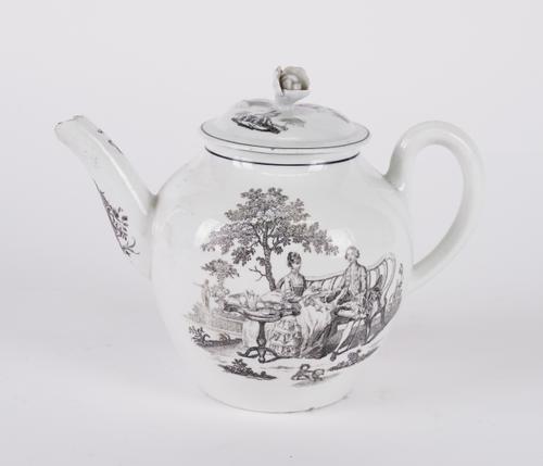 A WORCESTER TEAPOT AND COVER (2)