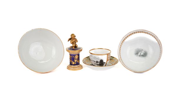 A SMALL GROUP OF ENGLISH PORCELAINS (6)