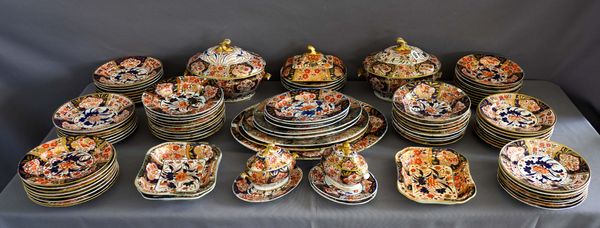 AN EXTENSIVE COALPORT `JAPAN' PATTERN PART DINNER SERVICE WITH SOME LATER COPELAND REPLACEMENTS (95)