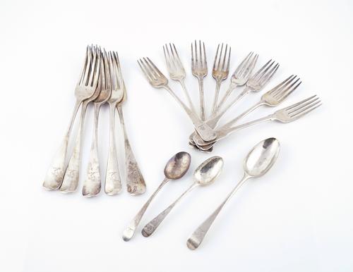 A GROUP OF SILVER TABLE FLATWARE