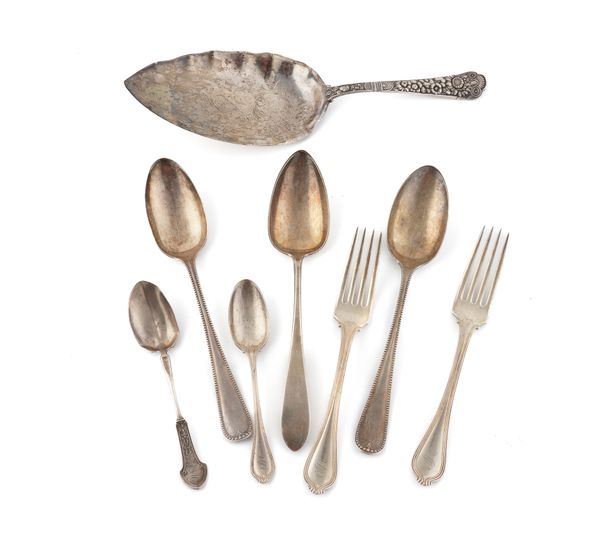 A GROUP OF STERLING FLATWARE (8)