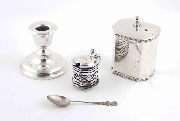 SILVER AND SILVER MOUNTED WARES (4)