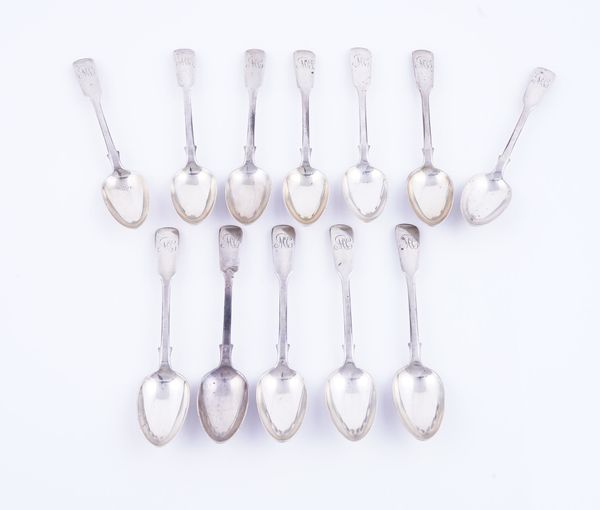 A SET OF TWELVE VICTORIAN SCOTTISH SILVER FIDDLE PATTERN TEASPOONS (12)