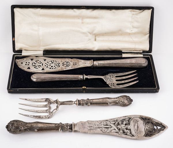 TWO PAIRS OF VICTORIAN SILVER FISH SERVERS (2)