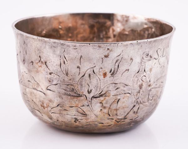 A SILVER TUMBLER CUP