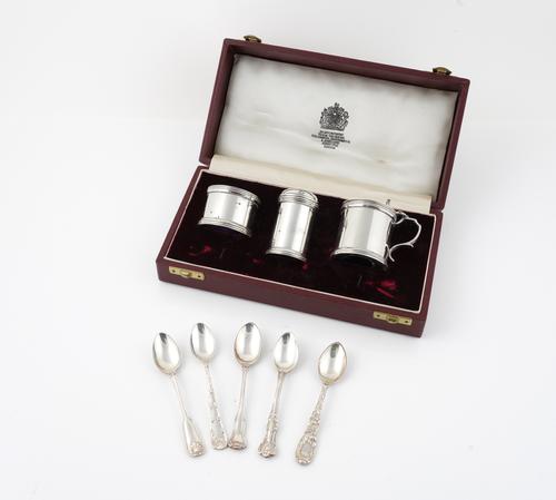 A SILVER THREE PIECE CONDIMENT SET AND FURTHER ITEMS (21)