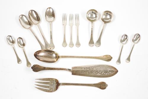 A GROUP OF BRITANNIA STANDARD SILVER TREFID END RAT TAIL PATTERN TABLE FLATWARE (183)