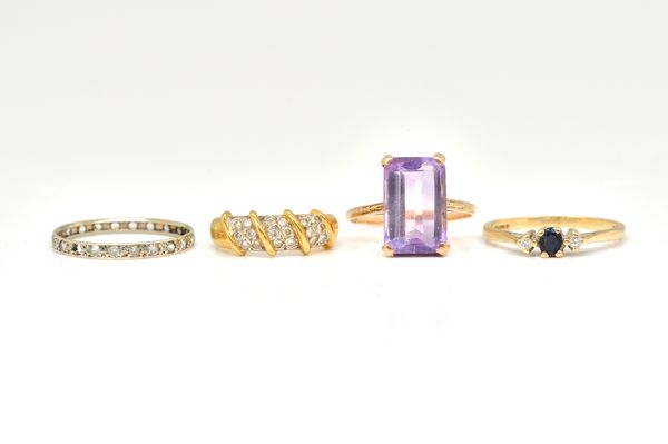 AN 18CT GOLD AND DIAMOND RING AND THREE FURTHER RINGS (4)