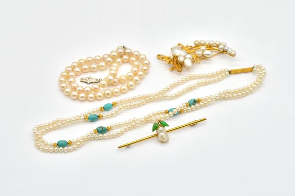 FOUR ITEMS OF CULTURED PEARL JEWELLERY (4)