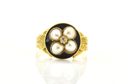 A VICTORIAN MOURNING RING