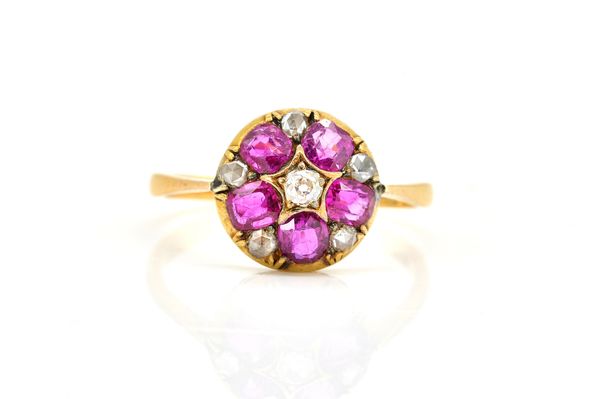 AN ANTIQUE RUBY AND DIAMOND RING