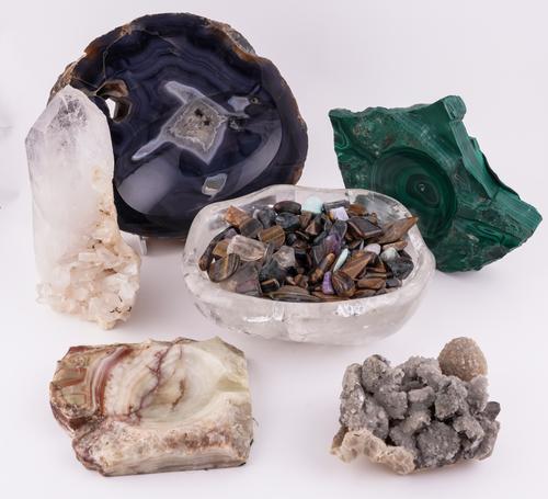A ROCK CRYSTAL BOWL WITH A QUANTITY OF HARD-STONES AND OTHER LARGER SPECIMENS