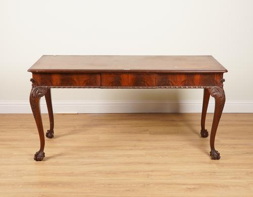 AN 18TH CENTURY STYLE MAHOGANY SERVING TABLE