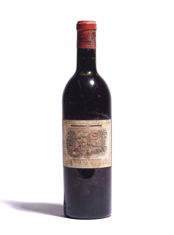 A 75CL BOTTLE OF 1962 CHATEAU LAFITE-ROTHSCHILD