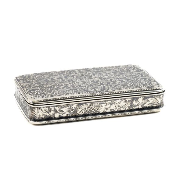 A FRENCH NIELLO DECORATED SILVER SNUFF BOX