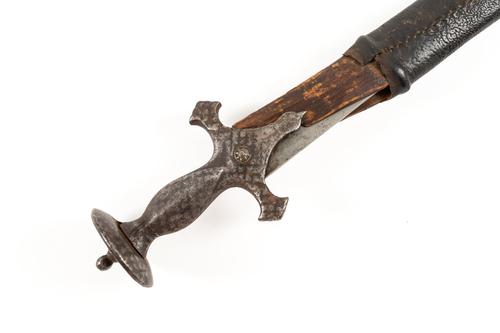 A INDO-PERSIAN TULWAR WITH ENGRAVED HILT AND SCABBARD