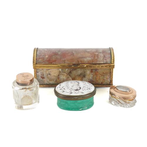 A GILT-METAL MOUNTED AGATE TRINKET CASKET  (4)