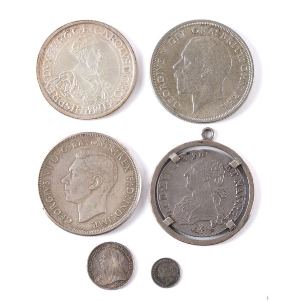 A GROUP OF BRITISH AND FOREIGN COINS (QTY)