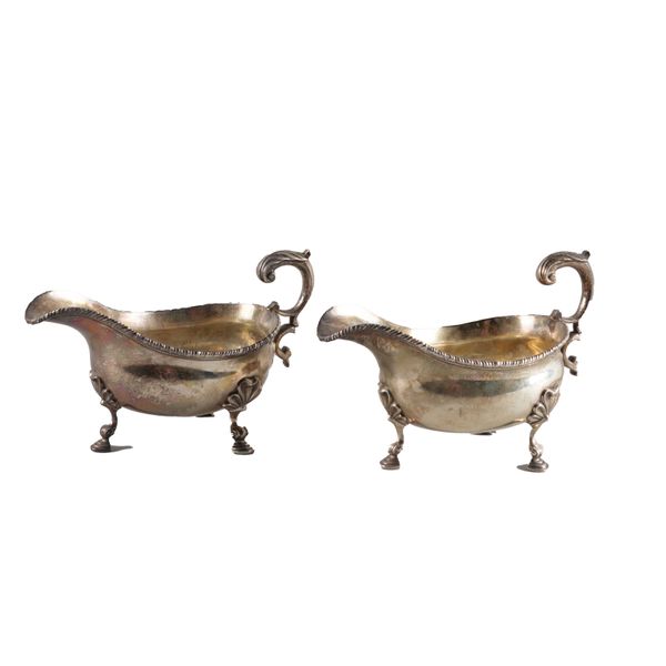 A PAIR OF GEORGE II SILVER SAUCEBOATS (2)