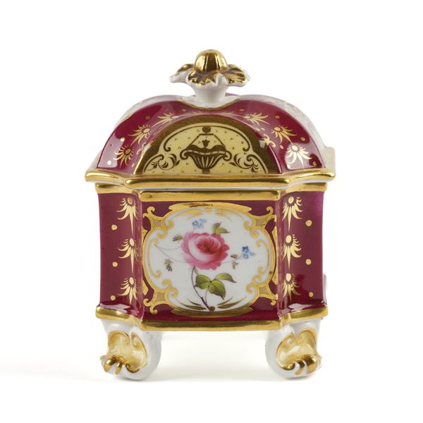AN ENGLISH PORCELAIN CLARET-GROUND INKSTAND AND COVER (4)