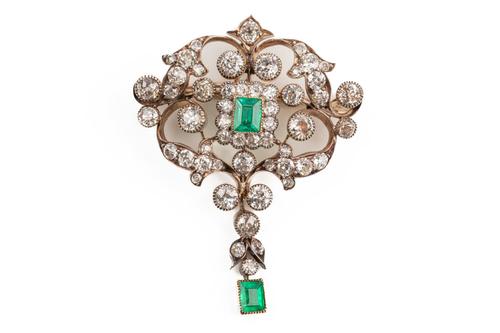 AN EMERALD AND DIAMOND PENDANT BROOCH (2)