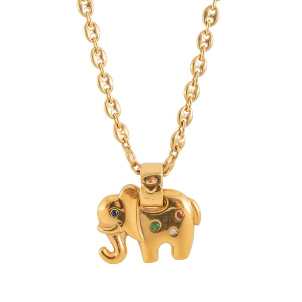A GOLD ELEPHANT PENDANT NECKLACE