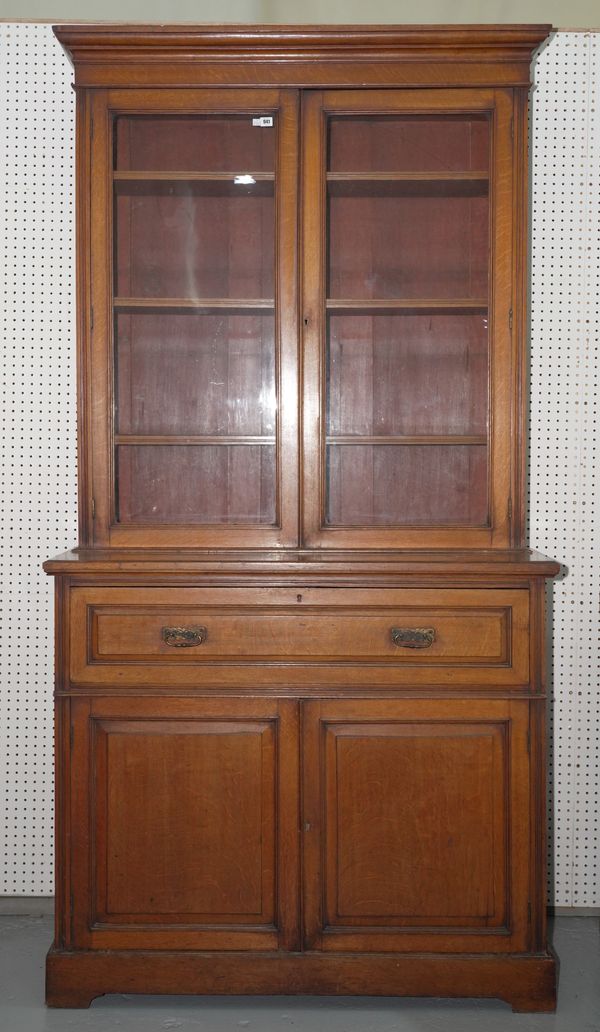 A VICTORIAN OAK SECRETAIRE BOOKCASE CABINET