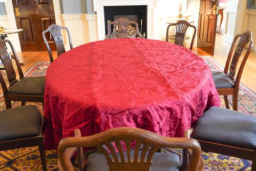 A SET OF EIGHT 20TH CENTURY GEORGE III STYLE MAHOGANY DINING CHAIRS (8)